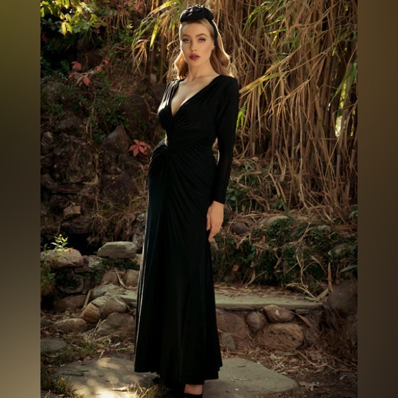 La Femme En Noir Dresses & Skirts - La Femme en Noir Art Deco Ruched Gown in Black